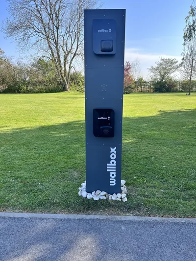 Borne de recharge électrique